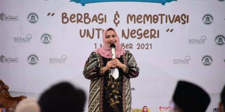 Jadi Narasumber Sembang Beghenas, Bupati Bengkalis Kasmarni Beri Motivasi