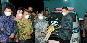 Silaturahim Bersama Warga Pematang Pudu, Kasmarni Serahkan 1 Unit ambulance