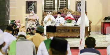 Bersholawat di Kediaman Pribadi desa Muara Basung, Bupati Kasmarni Berharap diberi Kemudahan Pimpin Bengkalis