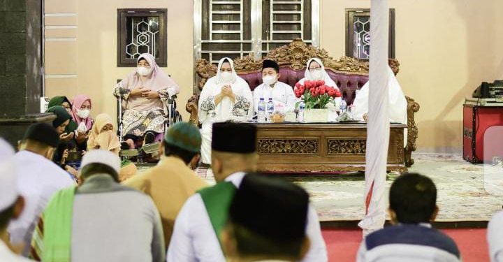 Bersholawat di Kediaman Pribadi desa Muara Basung, Bupati Kasmarni Berharap diberi Kemudahan Pimpin Bengkalis