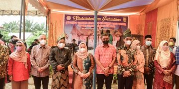 Hadiri Pengukuhan Gonjong Limo Bathsol, Bupati Kasmarni Sebut Bukan Orang Baru Bagi Warga Minang