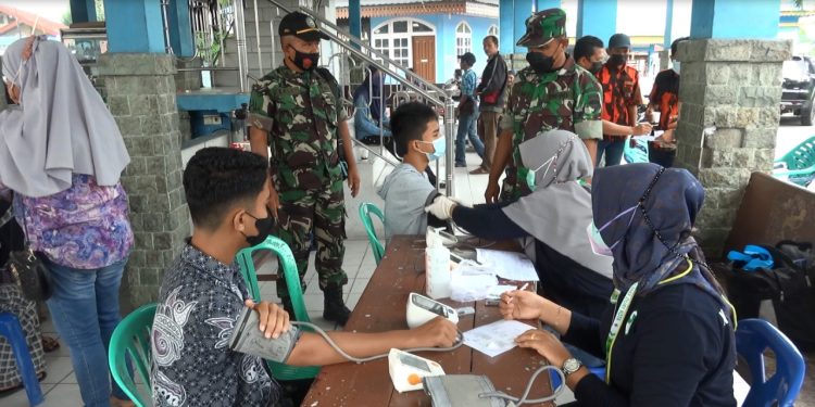 Peringati 20 tahun Bakti Untuk Negeri, Dwipa Arya/Akabri 2001 Gelar Vaksinasi Massal