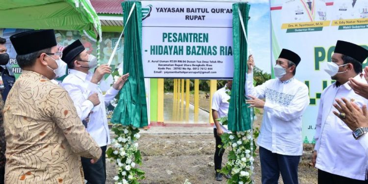 Gubernur Syamsuar Resmikan Pesantren di Pulau Terluar Indonesia