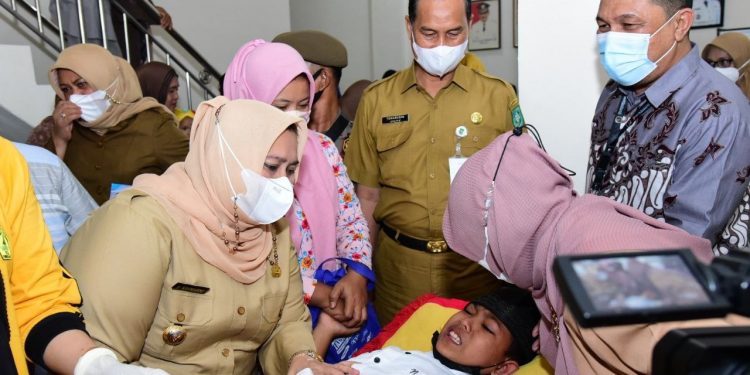 61 Anak Dhu’afa Pinggir di Khitan, 41 Guru Mengaji Terima Bantuan Zakat