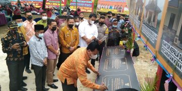 Resmikan 4 Kantor Desa di Kuantan Tengah, Bupati   Suhardiman Harap Pelayanan Lebih Baik