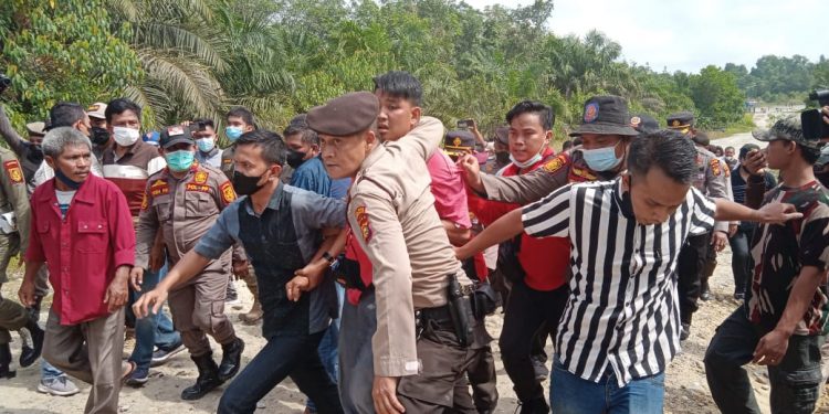 Sempat Ricuh, PKS PT SIPP Duri Akhirnya disegel, 2 Provokator diamankan