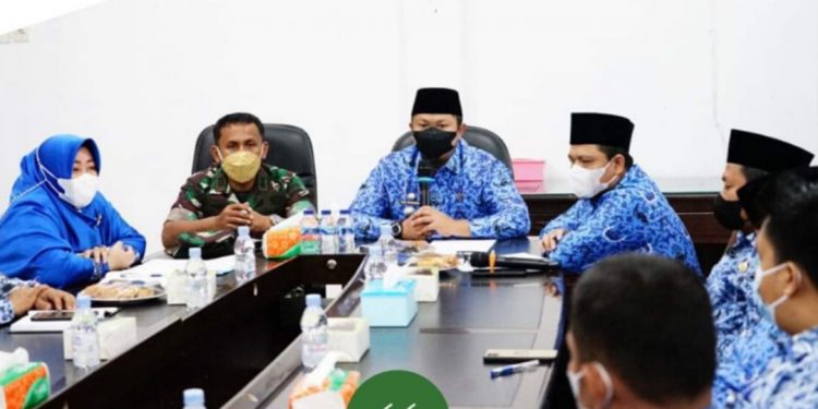 Ingin Vaksinasi Pelajar dan Lansia Optimal, Camat Riki Gelar Rapat Koordinasi