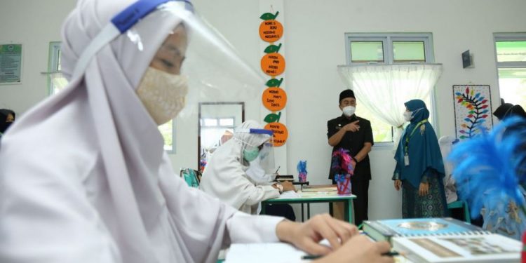 Disdik Riau Keluarkan Kebijakan Sekolah Tatap Muka 100 Persen