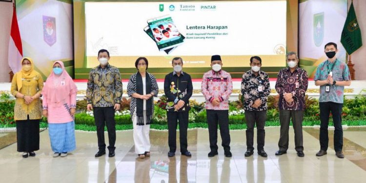 Gubernur Riau Ajak Guru Untuk Ikuti Vaksinasi Booster
