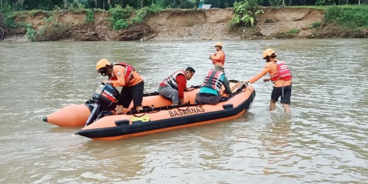 Upaya Pencarian Korban Petani Hanyut Dilanjutkan, Tim SAR Turunkan Tim Gabungan Susur Sungai Kampar