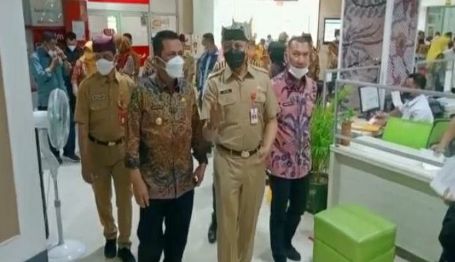 Gubernur Kepri Ansar Boyong Bupati Se-Kepri Lihat Mall Pelayanan Publik di Banyuwangi