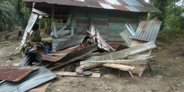 Tiga Rumah Warga Kota Garo di Kabupaten Kampar Dirusak Gajah