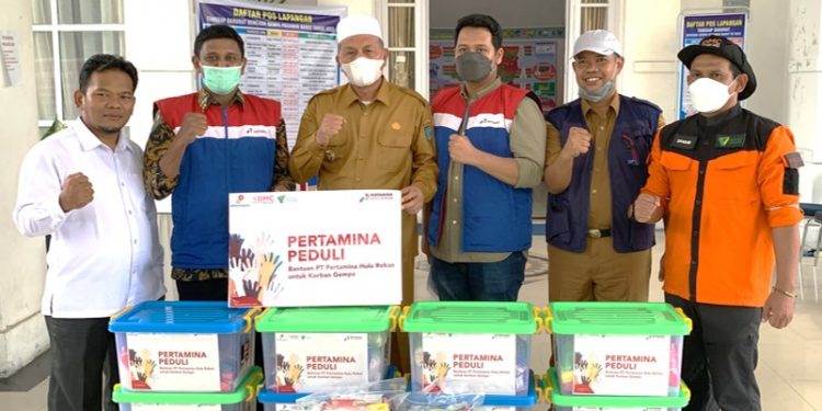 PHR WK Rokan Serahkan 300 Paket Bantuan Korban Gempa di Pasaman Barat