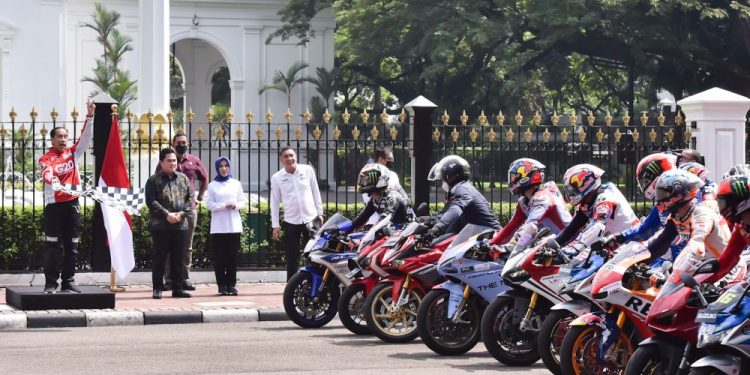 Presiden Jokowi Terima Pembalap MotoGP di Istana Merdeka