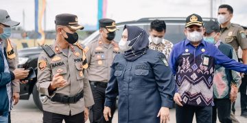 Tinjau Posko Mudik di Duri, Bupati Kasmarni Pastikan Pelayanan Berjalan Baik