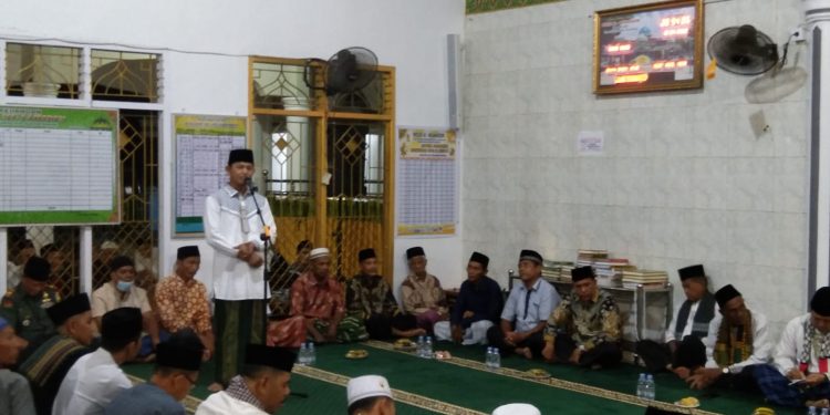 Safari Ramadhan Bupati di Desa Serosa, Hulu Kuantan, Masyarakat Sampaikan Usulan Pengaspalan dan Rumah Tahfidz