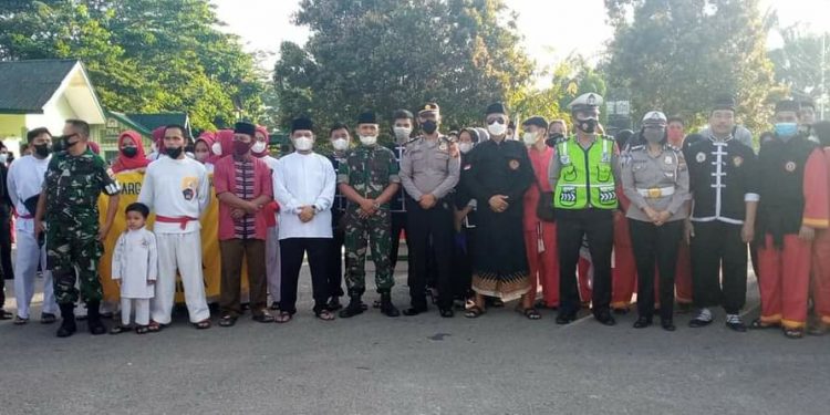 Hadiri Pembagian Takjil IPSI di Duri, Safroni Untung : Pencak Silat Seni Bela Diri Khas Bangsa Kita, Mari Kita Support