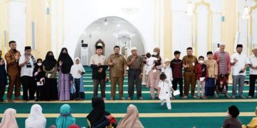 Pemcam Mandau dan DKMB Masjid Arrafah Salurkan Santunan Untuk 280 Anak Yatim