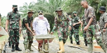Buka TMMD Ke 113 di desa Muara Basung, Bupati Kasmarni Ucapkan Terimakasih ke TNI, Dedikasi Terbaik Membangun NKRI