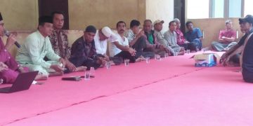 Desa Rambah Tengah Barat, Rohul Salurkan Bibit Ternak Ayam Untuk Warganya