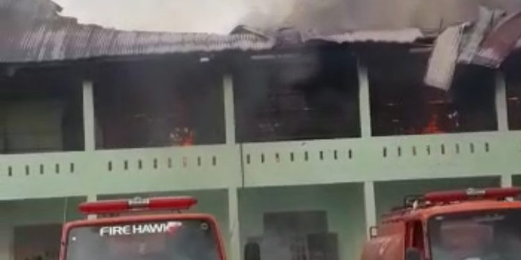 Kebakaran Melanda Ponpes Kholid Bin Walid di Desa Pematang Berangan, Rohul
