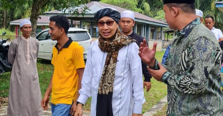 Didampingi Kades Akhyar, Buya Yahya Resmikan Ponpes Al Bahjah Muara Basung, Kunjungi Makam Syekh H. M. Yusuf
