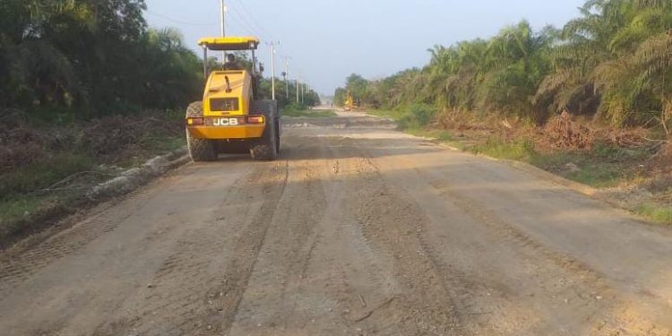 Pemprov Riau Perbaiki Jalan Provinsi di Teluk Meranti – Sebekek Pelalawan 