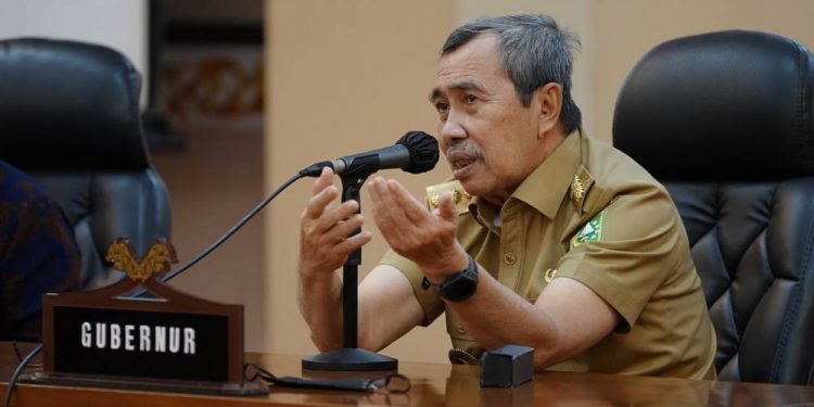 PNS DLHK Diduga Peras Warga, Gubernur Riau: Merusak Citra Pemprov