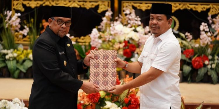 Raperda Penyelenggaraan Pesantren Disetujui, Wagubri : Upaya Peningkatan SDM dan Santri Unggul