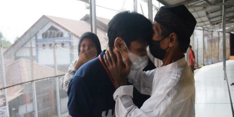 Tangis Haru Keluarga dan Warga Binaan Rutan Pekanbaru Setelah 2 Tahun tak Berjumpa