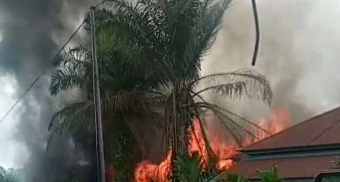 Gedung SMP Muhammadiyah Ujung Batu dilalap Api, 6 Ruangan Belajar Hangus Terbakar
