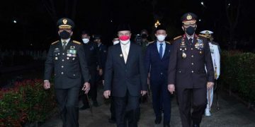 HUT Ke-77 RI, Gubernur Riau Lakukan Apel Kehormatan dan Renungan Suci