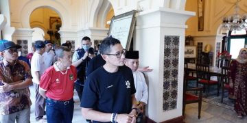 Pulang Kampung ke Riau, Sandiaga Uno Kunjungi Istana Siak