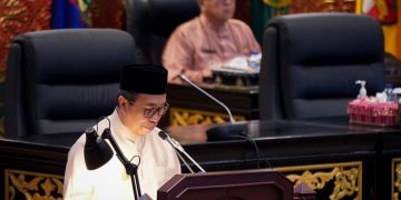 Rapat Paripurna DPRD Riau, Gubri Sampaikan Ranperda Tentang Pengelolaan Hutan di Wilayah KPH