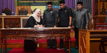 Bupati Bersama Ketua DPRD Bengkalis Teken Nota Kesepakatan Perubahan KUA PPAS 2022