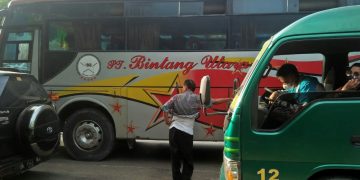 Tak Ada Pemandu, Perbaikan Jalan Kusau Kampar Timbulkan Kemacetan Panjang