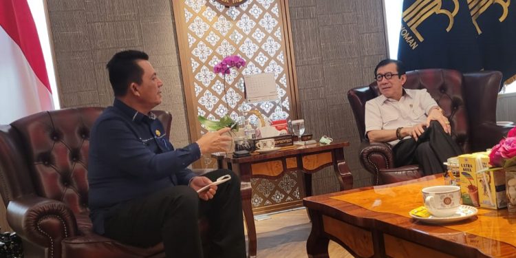 Gubenur Ansar Bertemu Menkumham Bahas Kebijakan Bebas VOC di Berlakukan Kembali