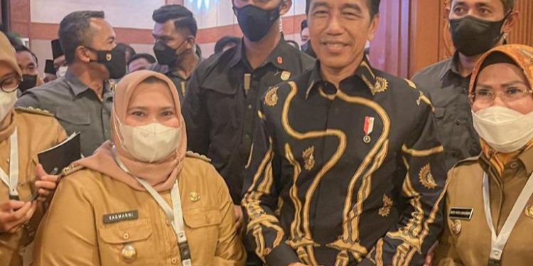 Hadiri Langsung Pengarahan Presiden RI, Bupati Kasmarni Siap Jalankan Instruksi