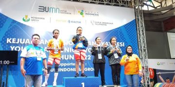 Atlet Mulya Pratiwi Raih 3 Medali Emas di Kejurnas Angkat Besi Junior