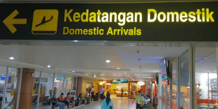 Jarak Pandang Rendah, Penerbangan di Bandara SSK II Delay