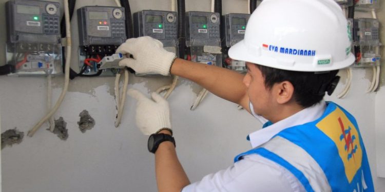 Pemerintah Salurkan Bantuan Pasang Listrik Baru ke 83.000 Rumah Masyarakat Kurang Mampu