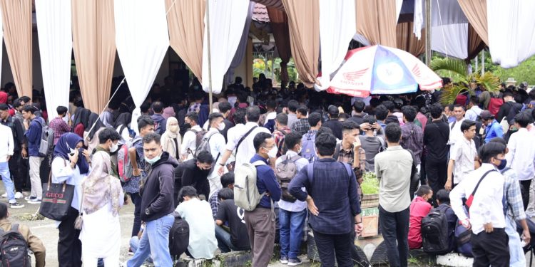 Ribuan Pelamar Serbu Job Fair di Duri, Bupati Kasmarni Pesankan Yakini Kemampuan Diri dan Rezeki