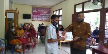 Pemdes Logas Salurkan BLT-DD Tahap 3, Abros : Gunakan Bantuan Dengan Bijak