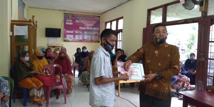 Pemdes Logas Salurkan BLT-DD Tahap 3, Abros : Gunakan Bantuan Dengan Bijak