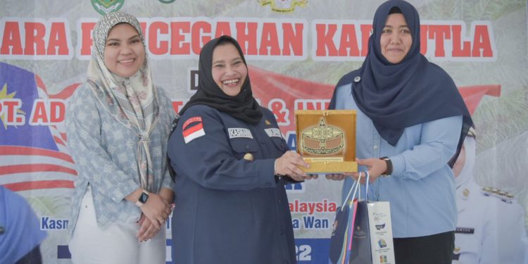 Upaya Cegah Karhutla,, Bupati Kasmarni Dampingi Konsul Malaysia Kunjungi PT Adei Kebun Mandau