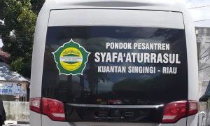 Ponpes di Kuansing Terima Bantuan Mobil Oprasional dari Gubri