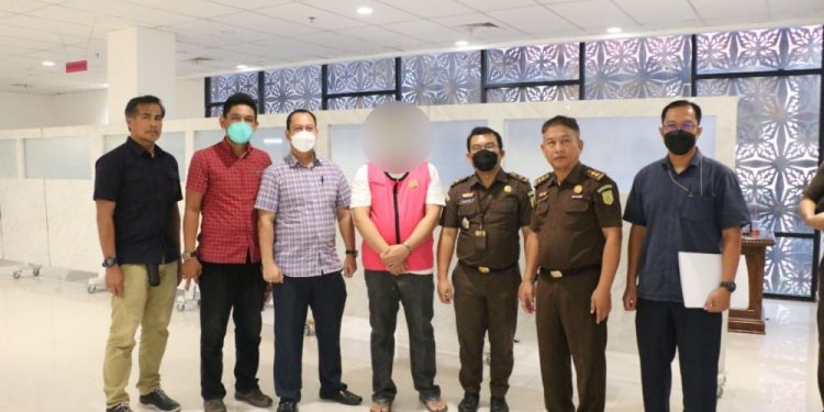 Rugikan Negara Rp3,24 Miliar, DJP Serahkan Tersangka Tindak Pidana Perpajakan ke Kejati Riau