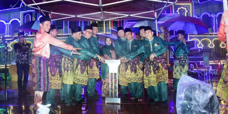 Buka MTQ ke-47, Bupati Kasmarni Harapkan Minat Generasi Muda Baca Al-Qur’an Semakin Meningkat