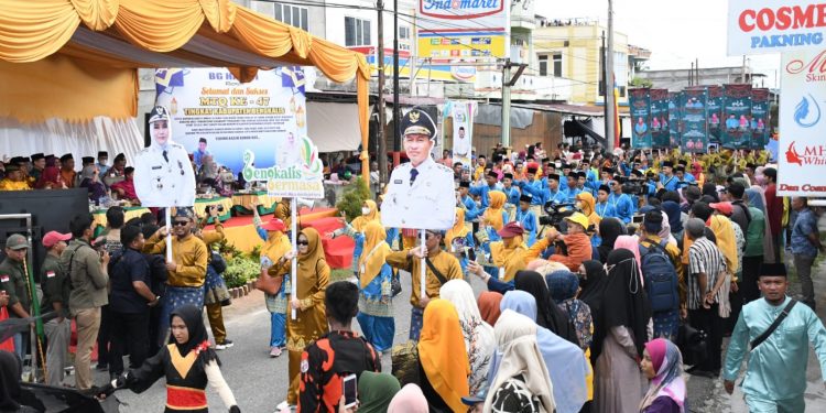 Dilepas Bupati Kaasmarni,  Pawai Ta’aruf MTQ ke-47 Tingkat Kabupaten Bengkalis di Bukit Batu Berlangsung Semarak