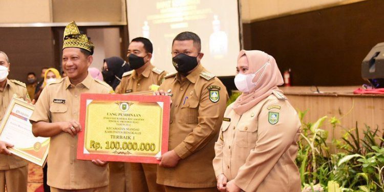 Kecamatan Mandau Raih Terbaik 1 Evaluasi Kinerja Kecamatan tingkat Provinsi Riau